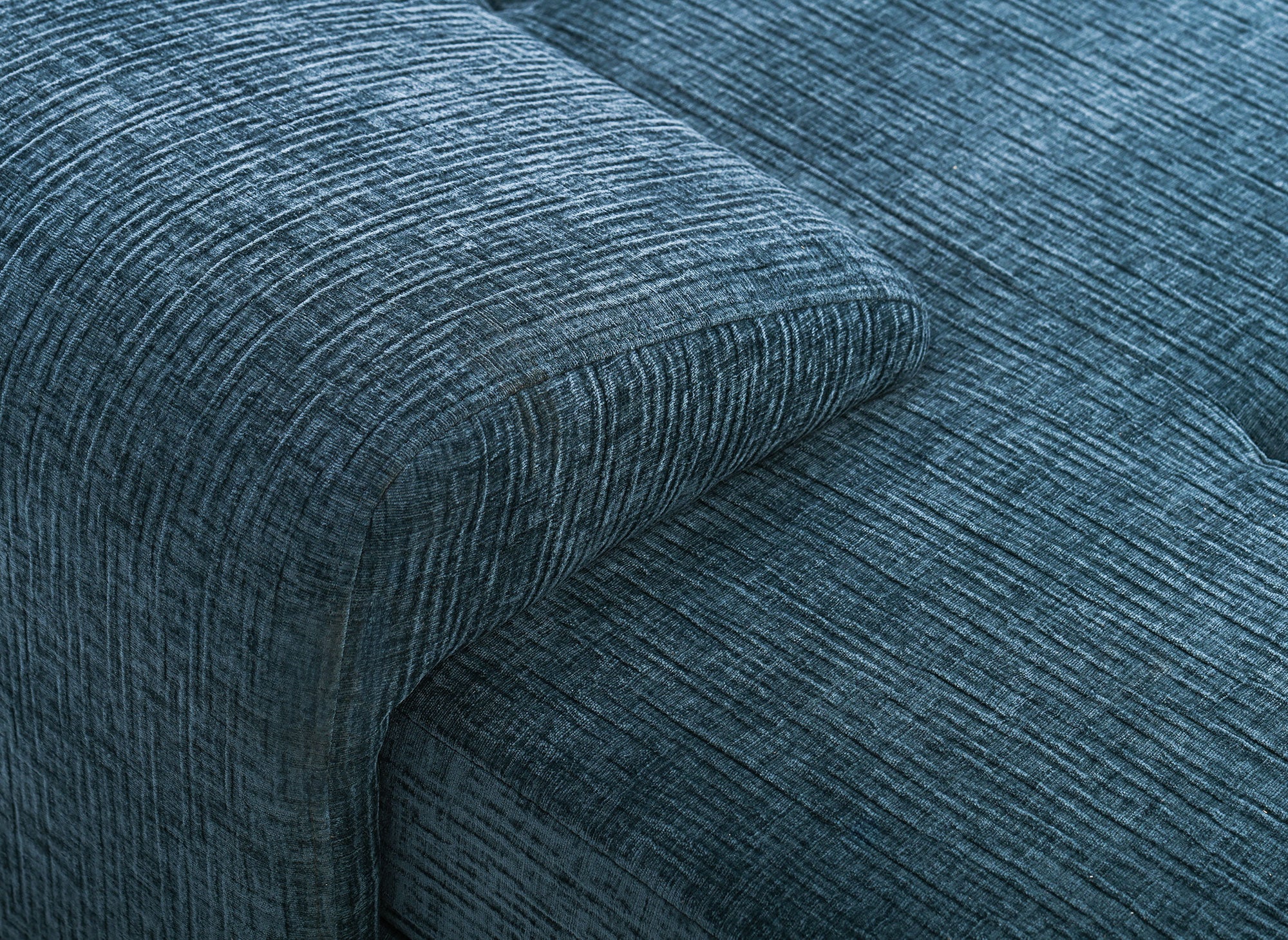 Sofá esquinero convertible reversible SOLEA con almacenaje en terciopelo azul petróleo jaspeado