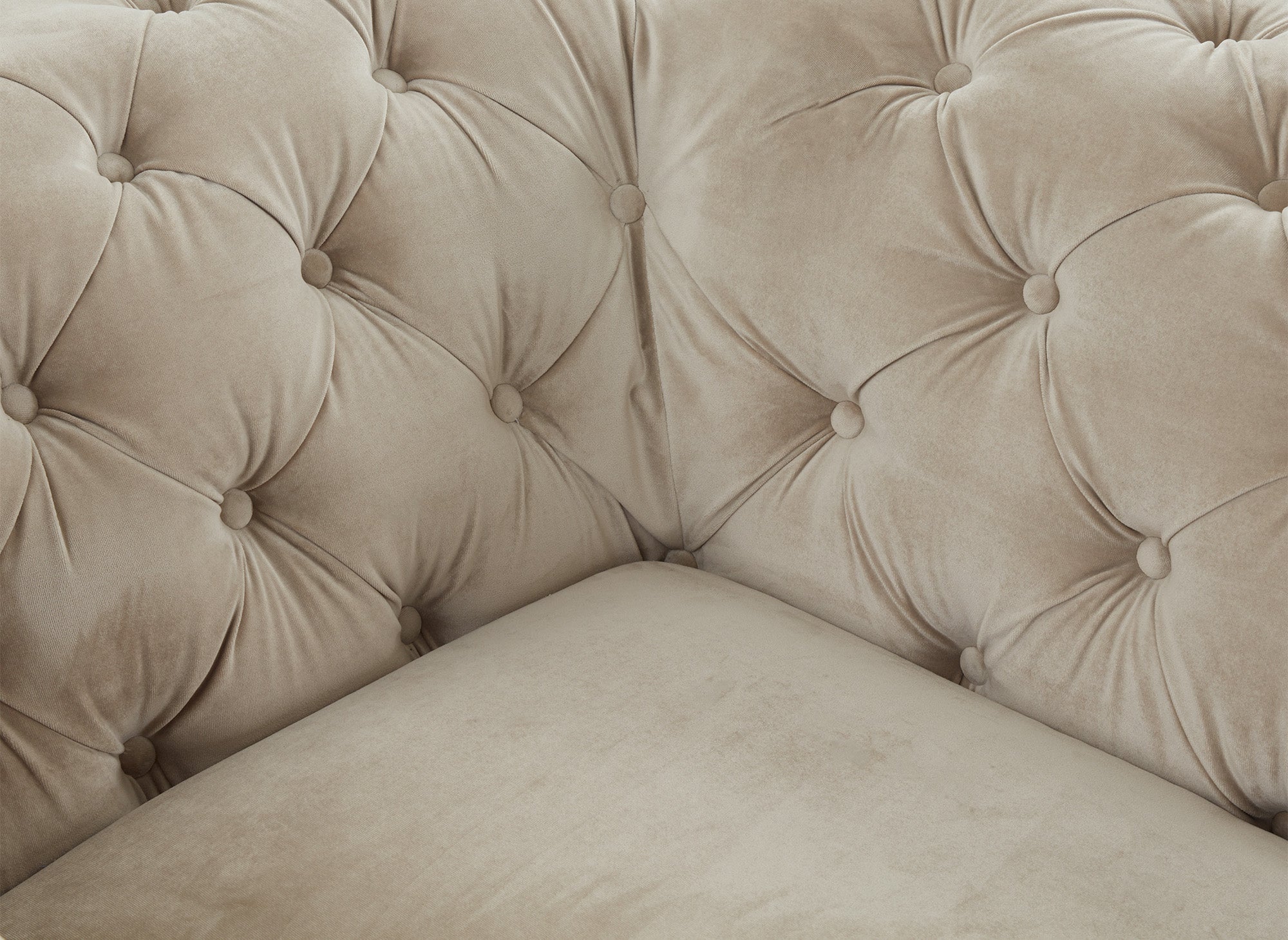 Sillón Chesterfield tapizado en terciopelo beige CARMEN