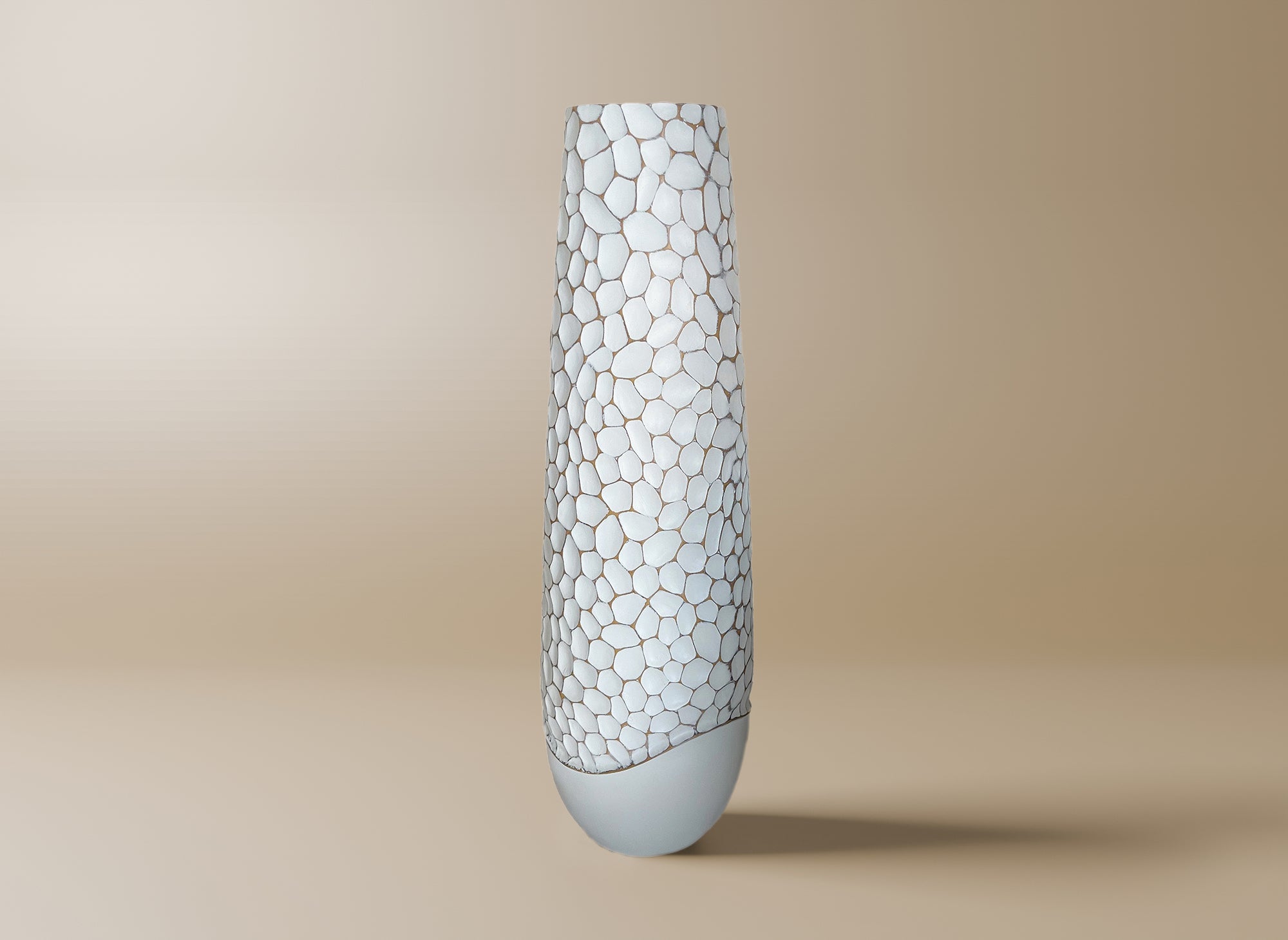 Jarrón decorativo LOUMA de resina blanca, 62 cm de alto