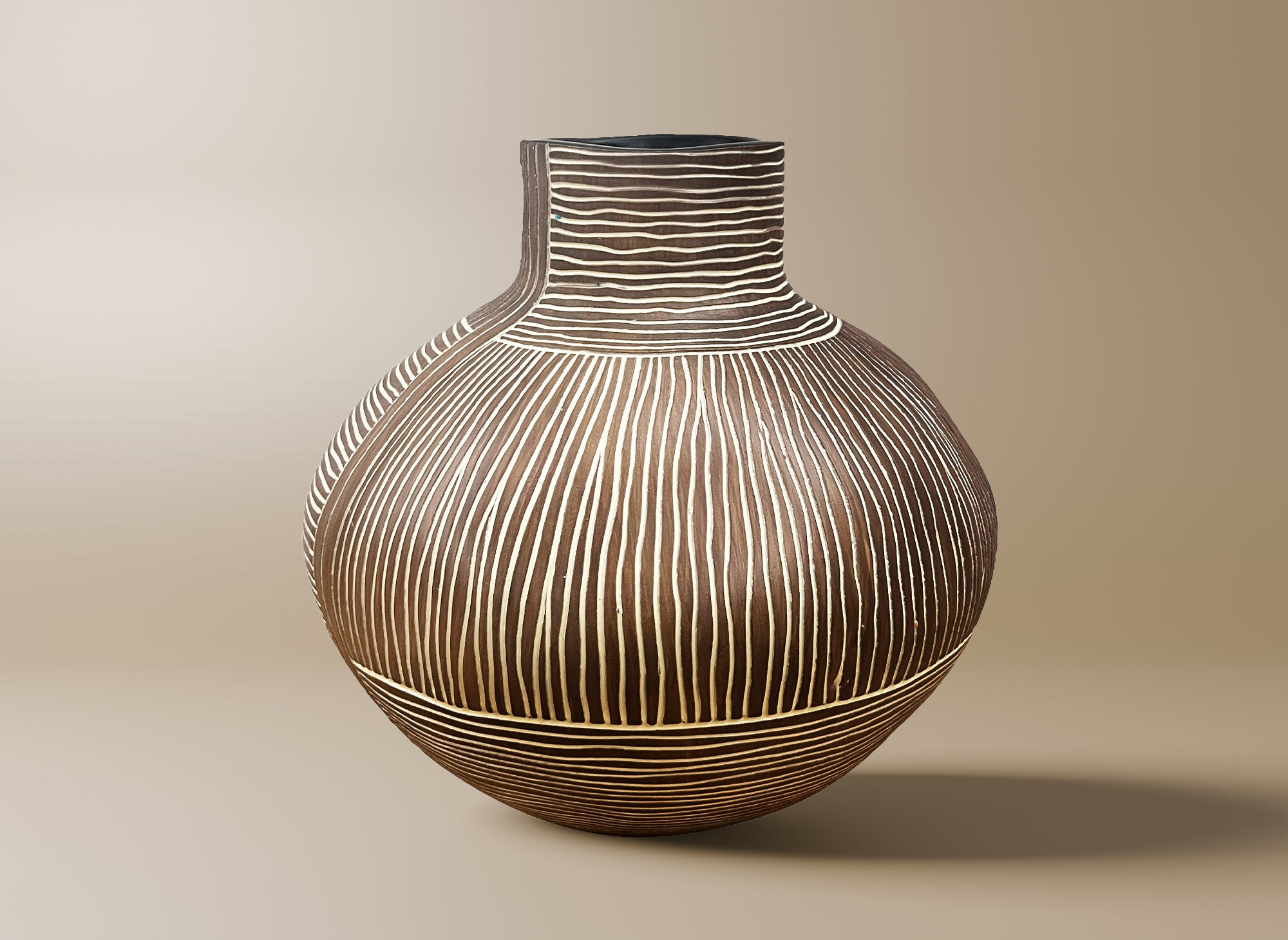 Jarrón étnico AKIRA de madera y poliresina blanca, 26 cm de alto