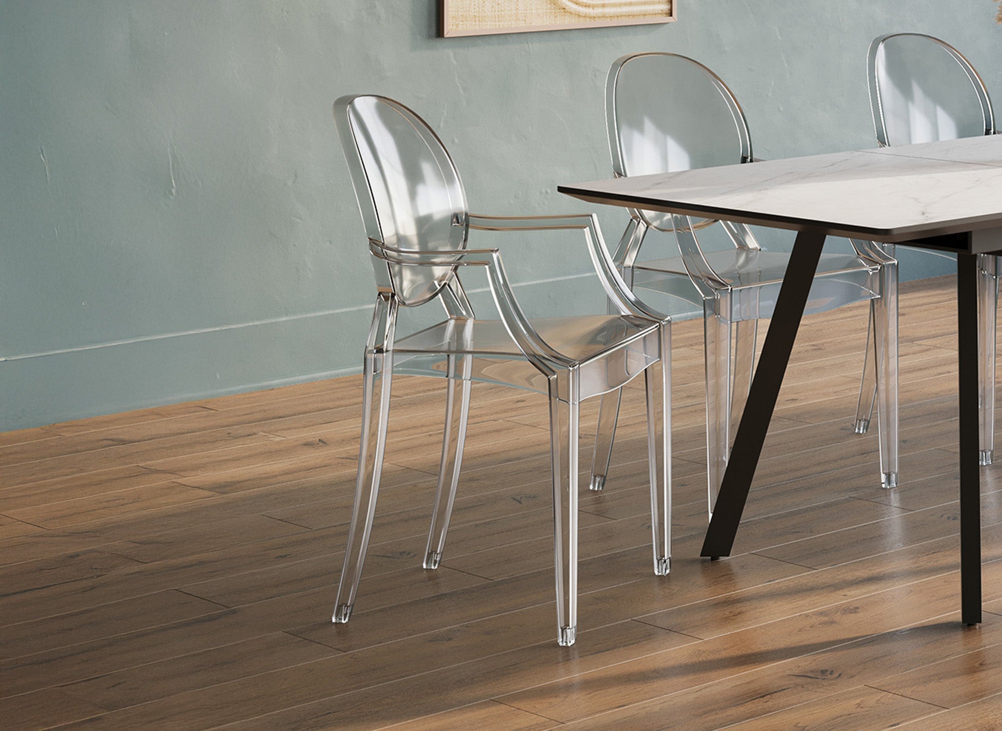 Juego de 4 sillas TOLGA de plexiglás transparente con reposabrazos