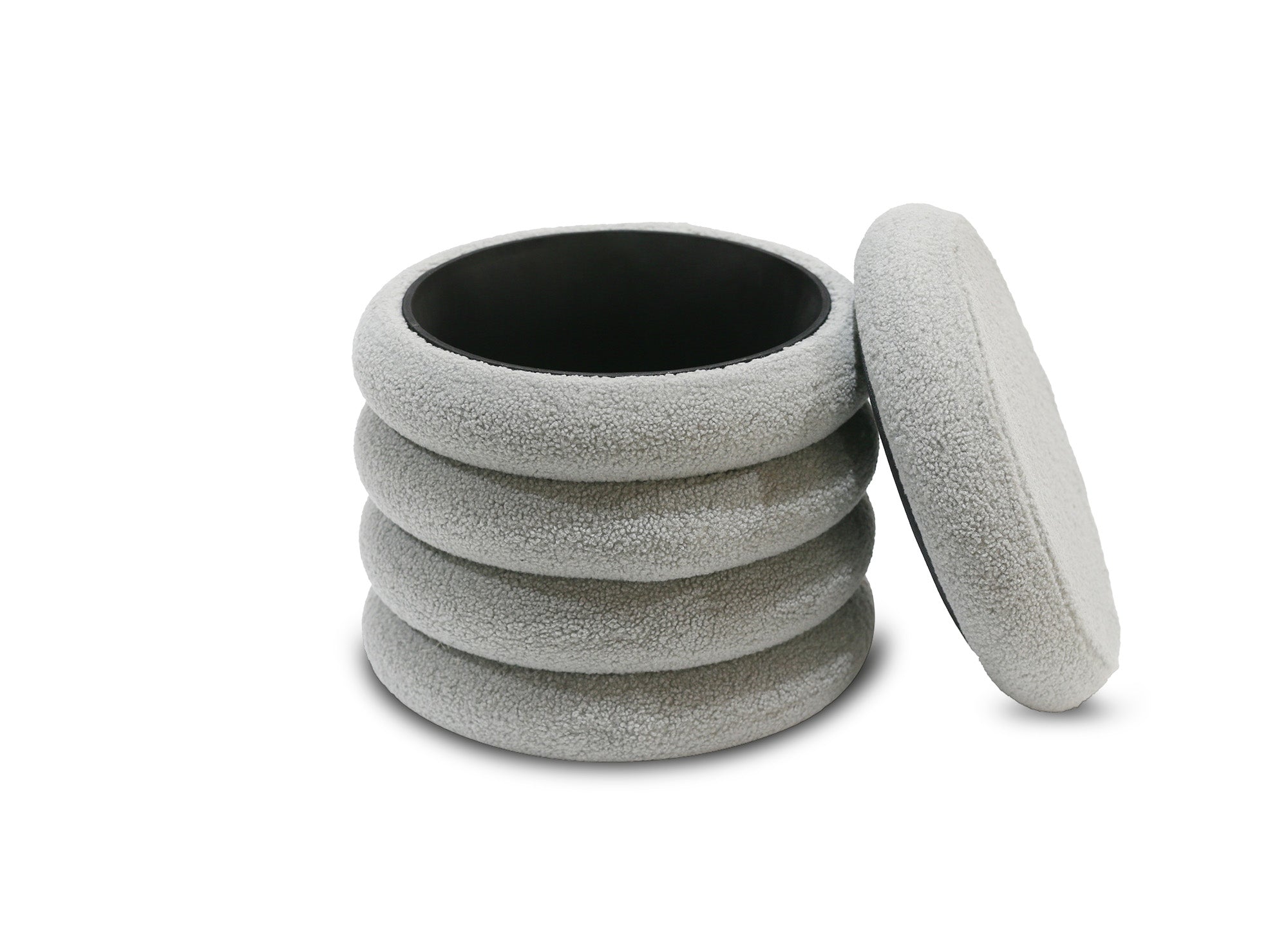 Puf de almacenaje BALTO de tela con efecto piel de oveja gris