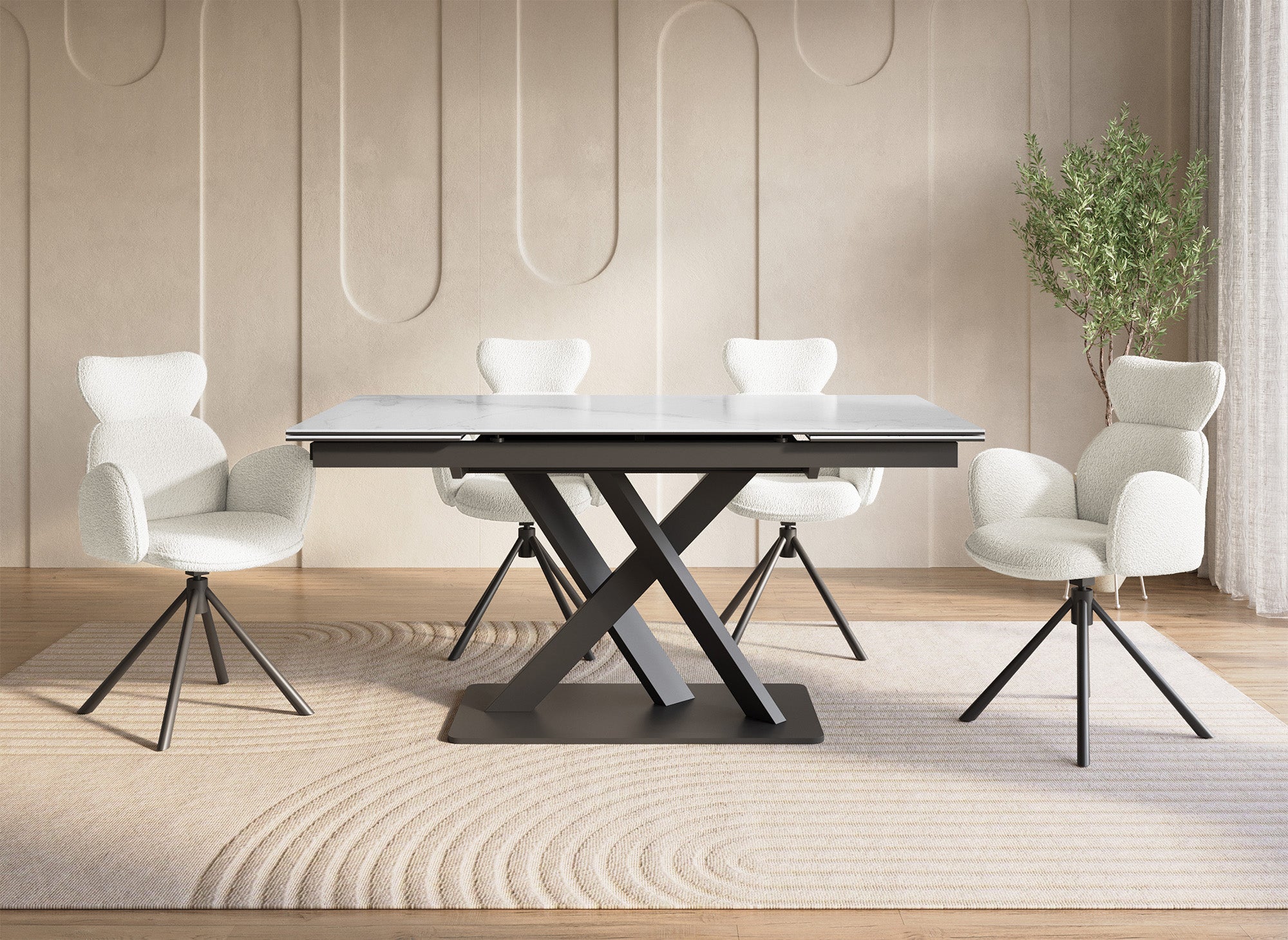 Juego de 2 sillones giratorios MAGY con reposabrazos en tela color beige con efecto piel de oveja.