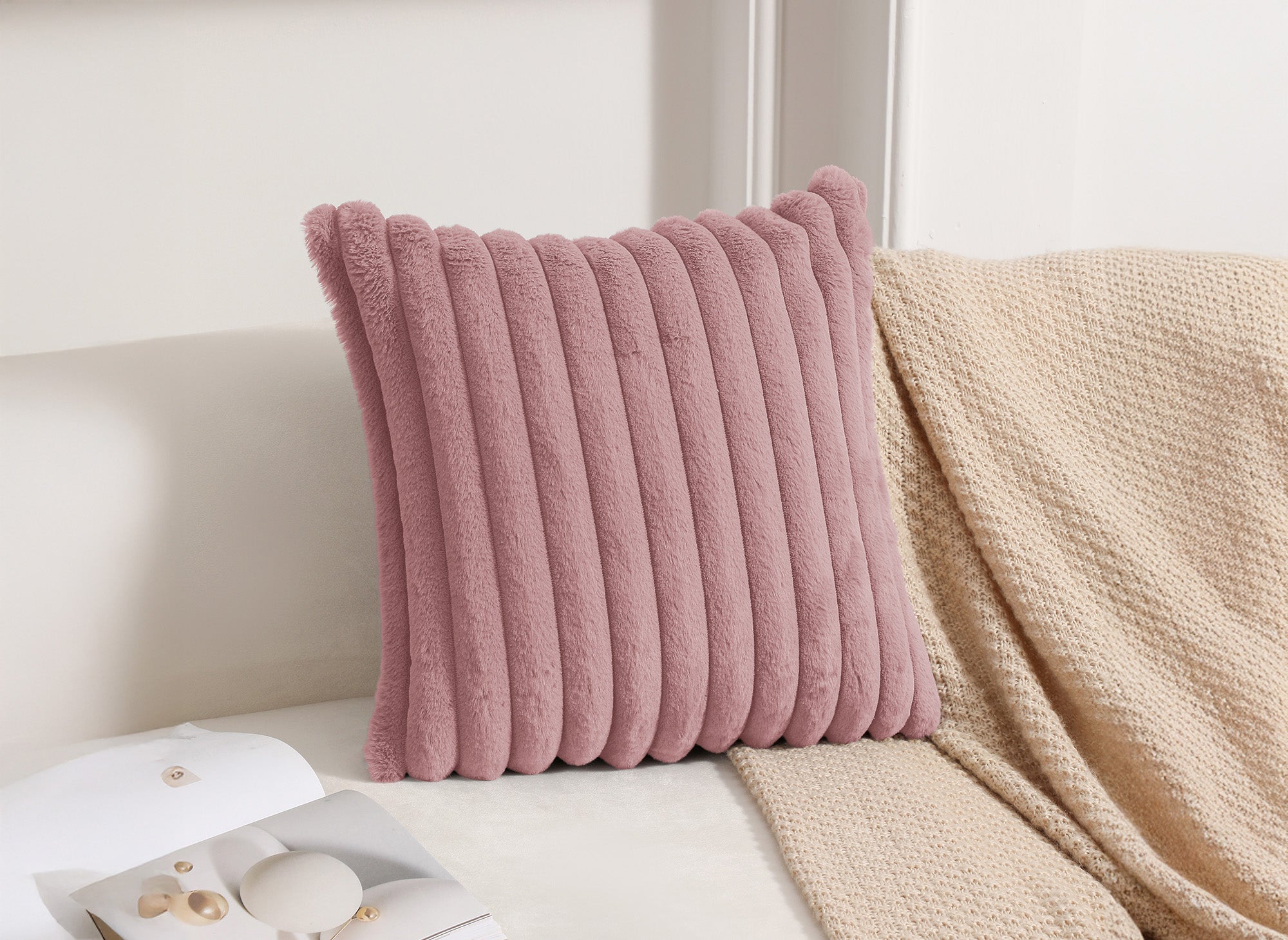Cojín cuadrado de pana rosa con efecto pelo, 45x45 cm, URBAN