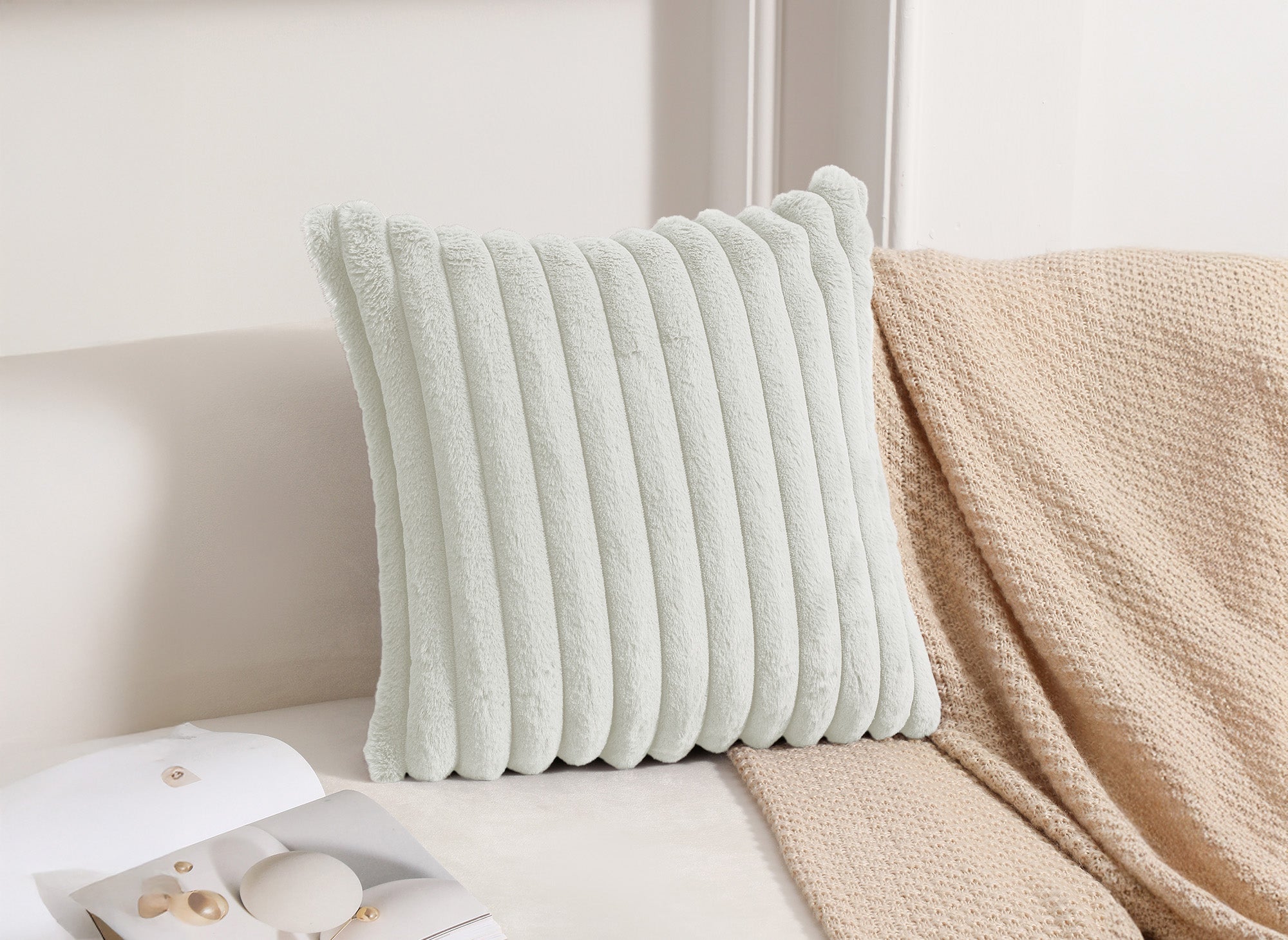 Cojín cuadrado de pana color crudo con efecto piel, 45x45 cm, URBAN