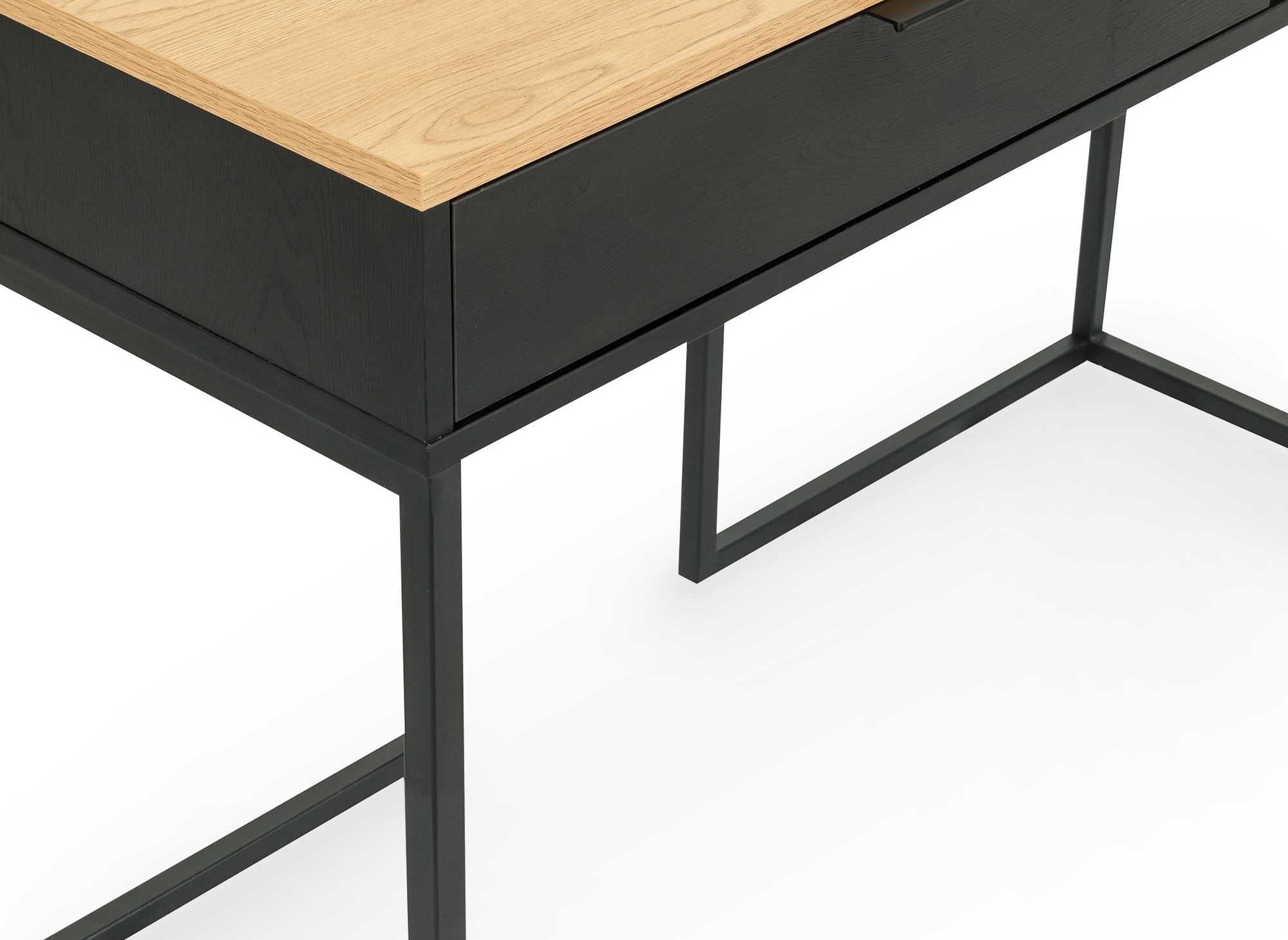 Escritorio industrial COLETTE con cajón y espacio de almacenamiento en madera y metal.