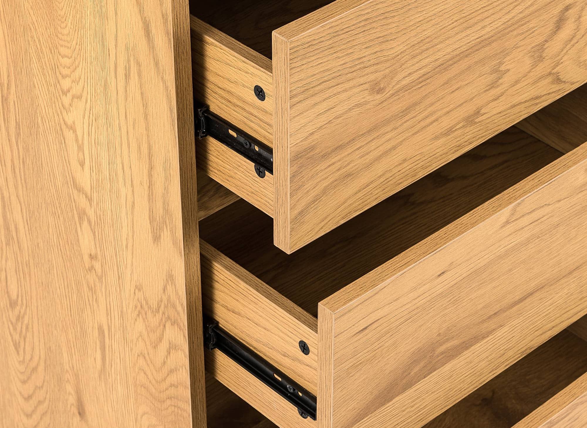 Cómoda SACHA de 5 cajones en madera color roble