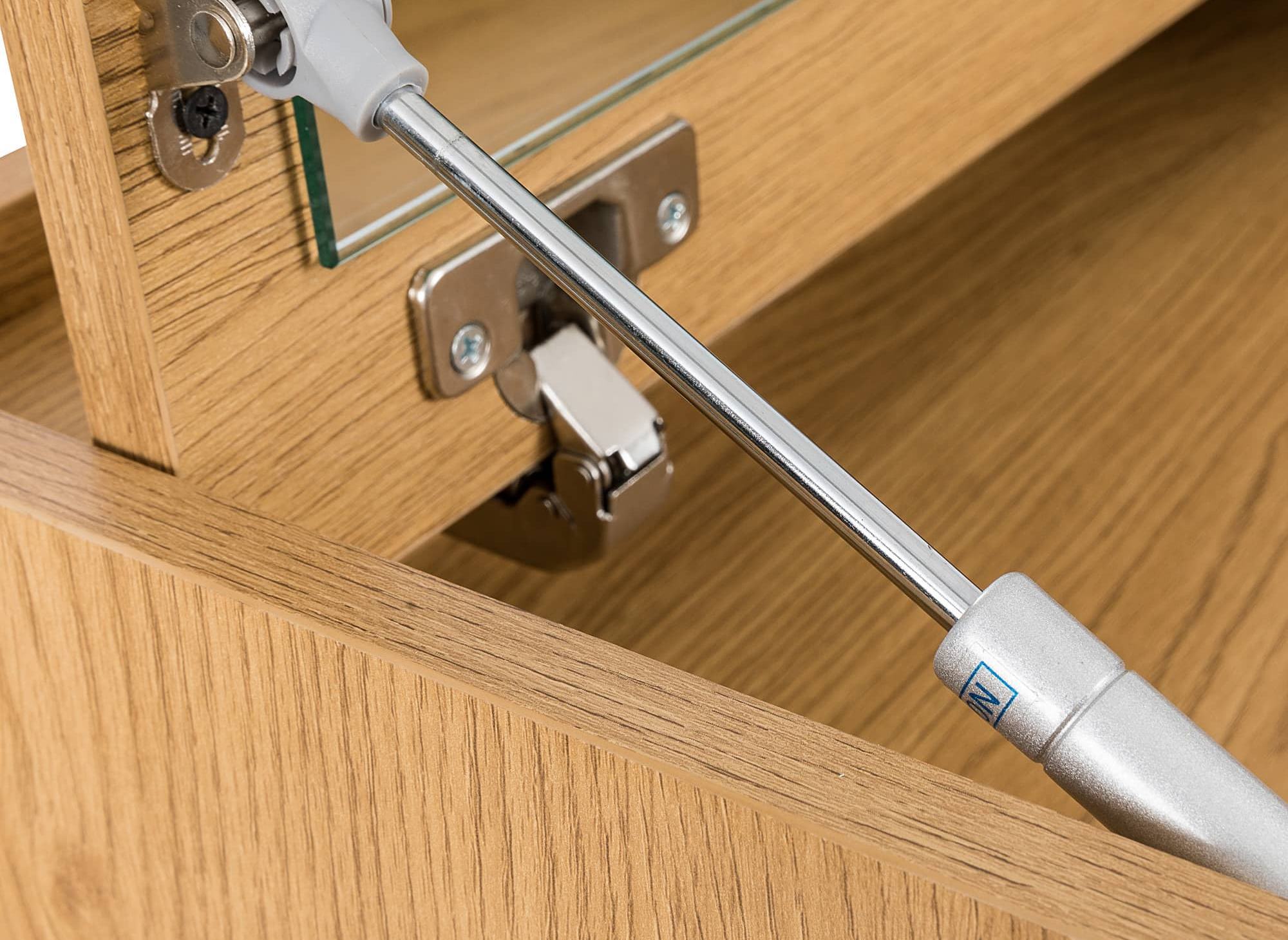 Cómoda SACHA de 5 cajones con tocador en madera color roble