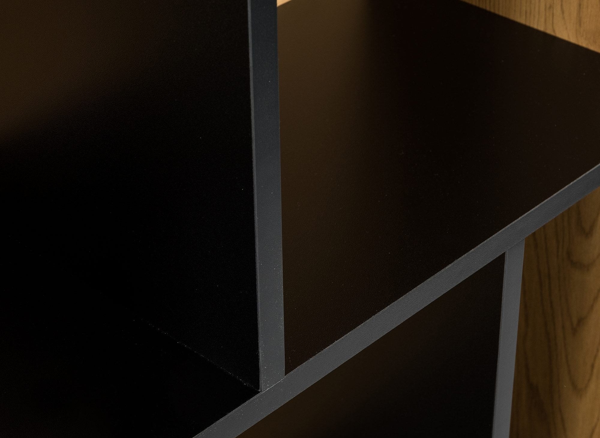 Librería de diseño OFELIA en madera negra y roble con 6 nichos