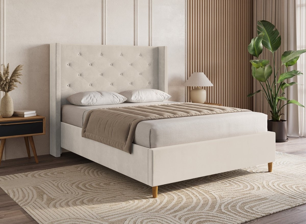 Lit double en velours capitonné beige MAREVA 160x200 cm - DécoInParis