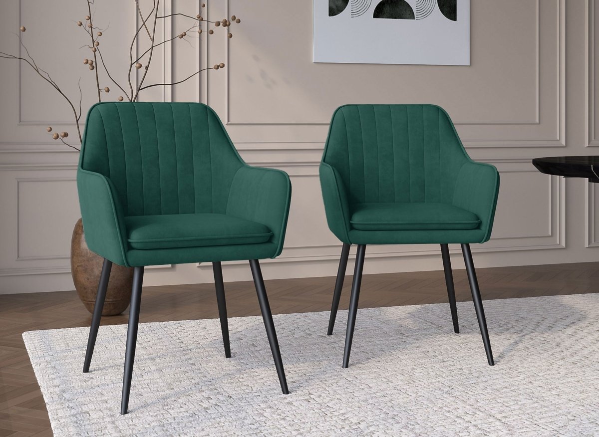 Lot de 2 chaises avec accoudoirs en velours vert pieds noirs EDWIGE - DécoInParis