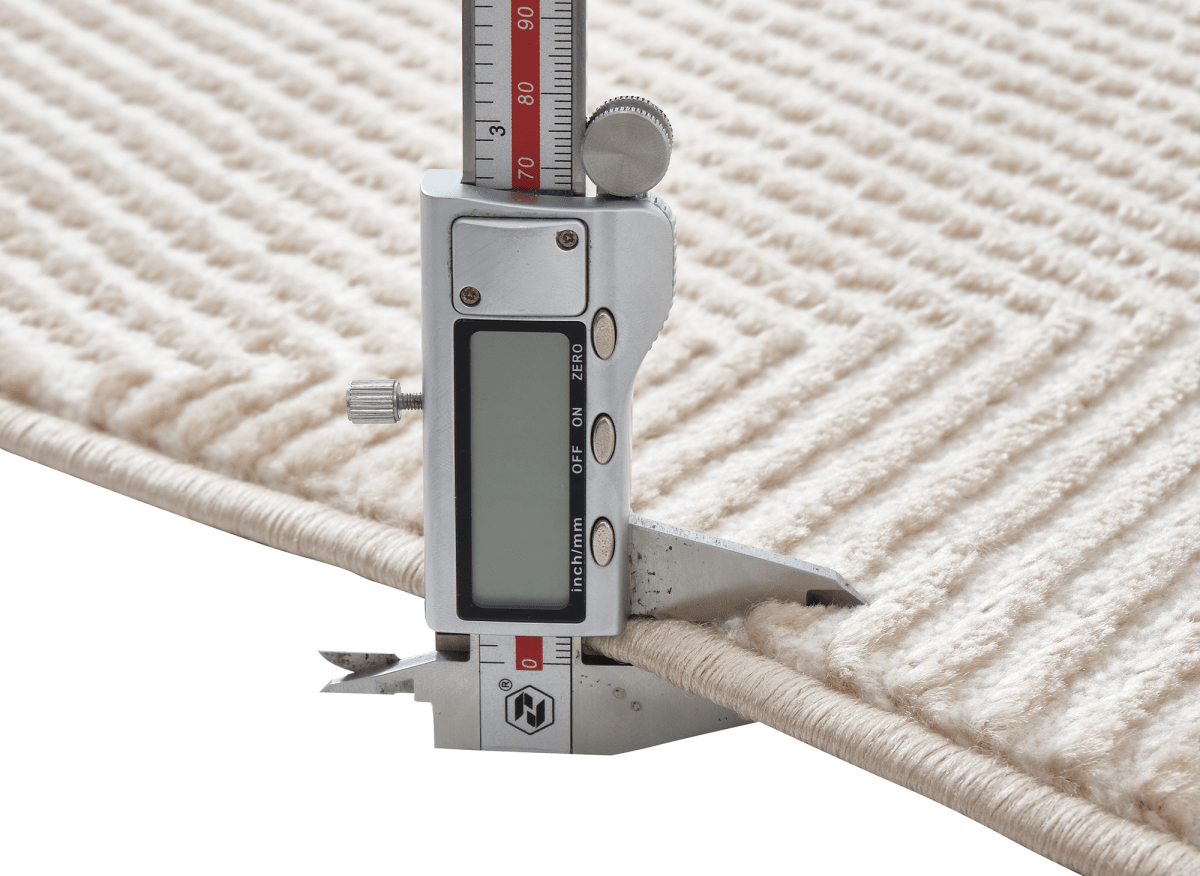 Tapis beige et blanc motif chevron 160 x 230 cm HERRING - DécoInParis