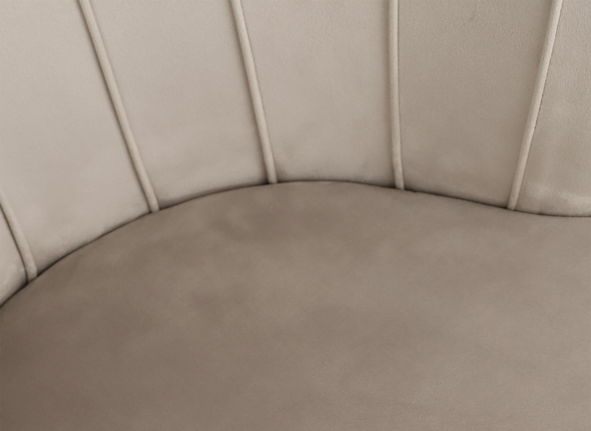 Sillón de diseño ROKIA en terciopelo beige