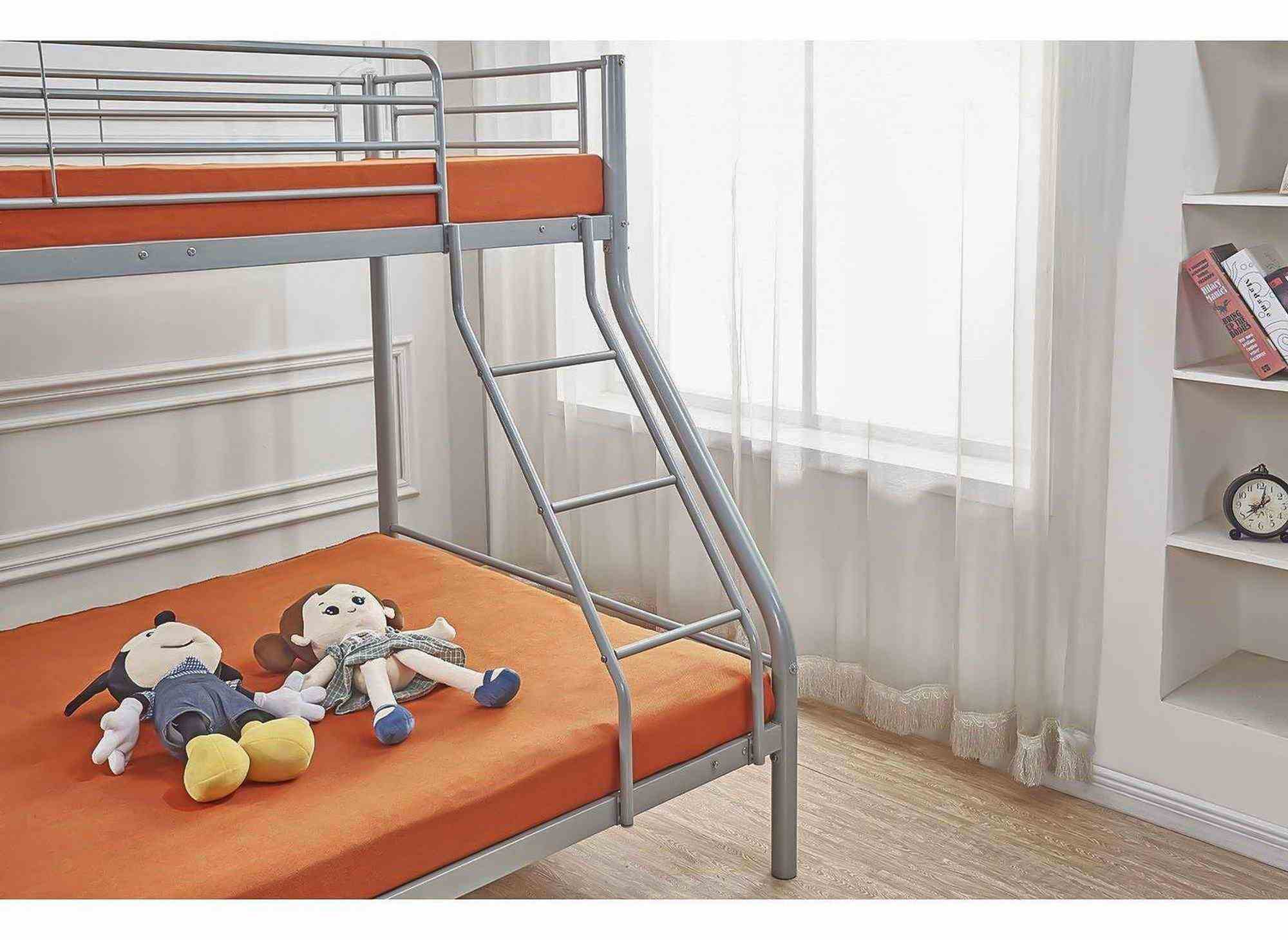 Litera TRINITY de 3 plazas en metal gris, 90 x 190 cm y 140 x 190 cm