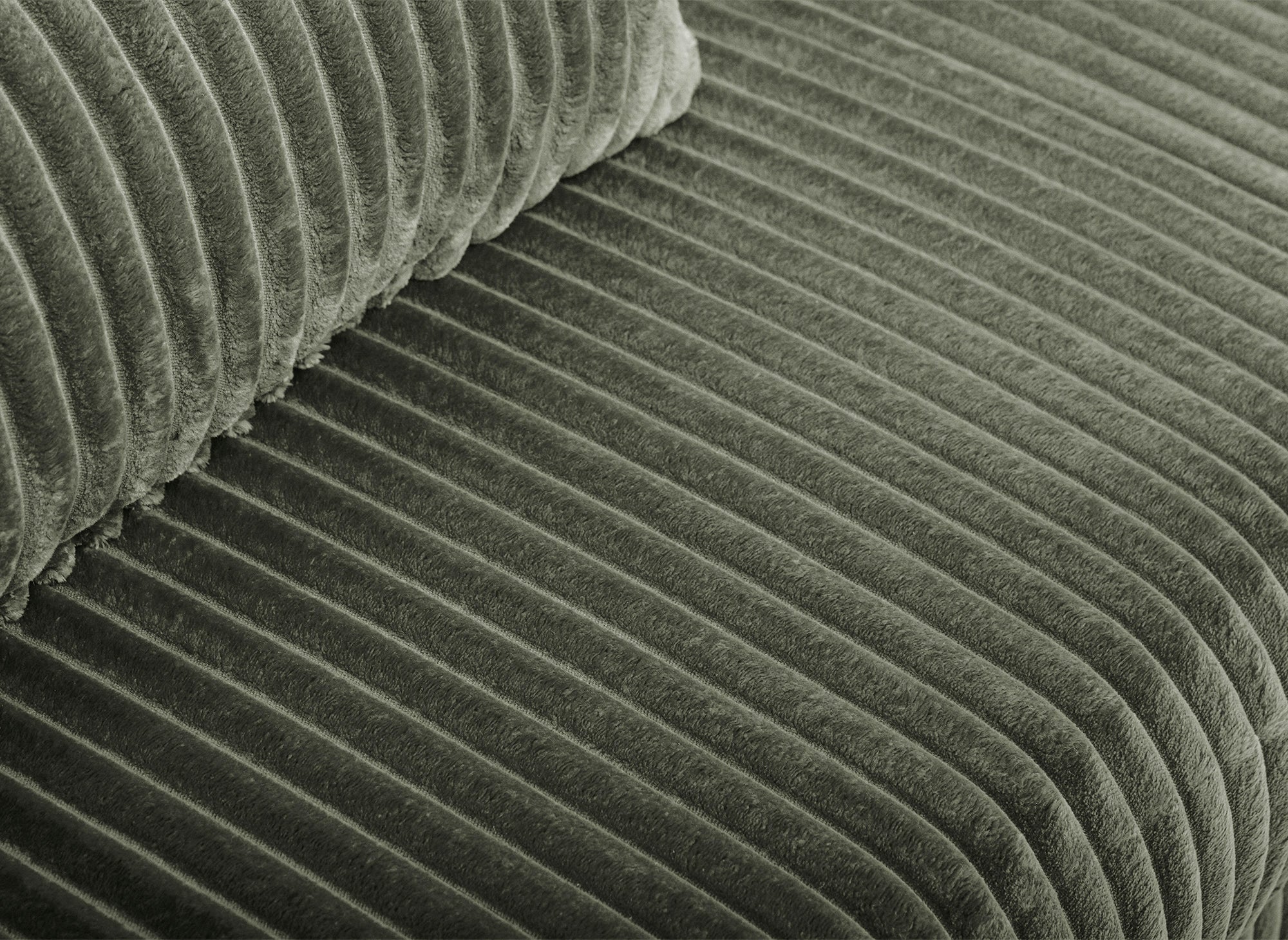 Sofá cama ZURIA de 3 plazas con almacenaje en pana gruesa verde caqui