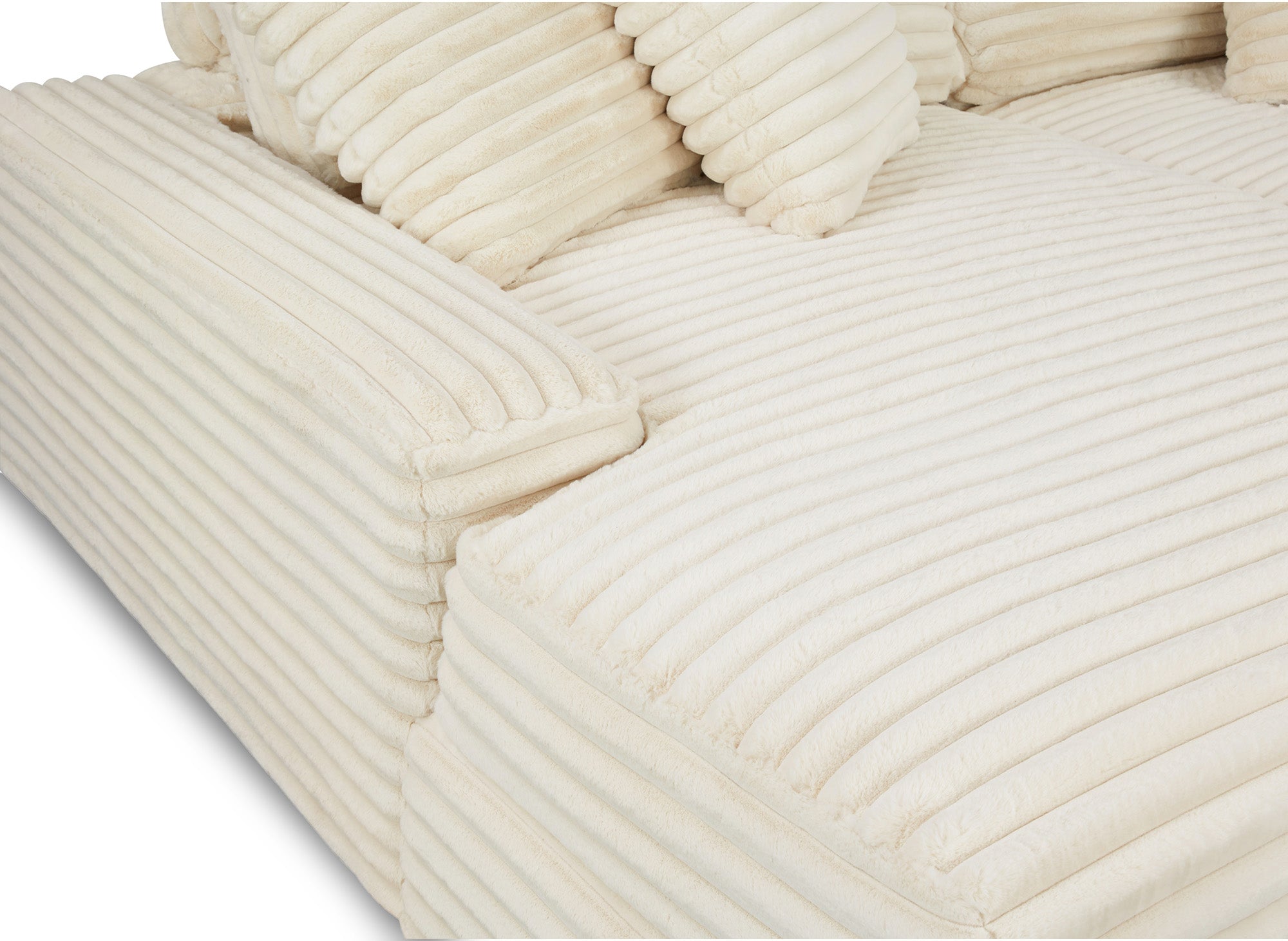 Sofá recto de 2 plazas DAHO en suave tejido acanalado color beige