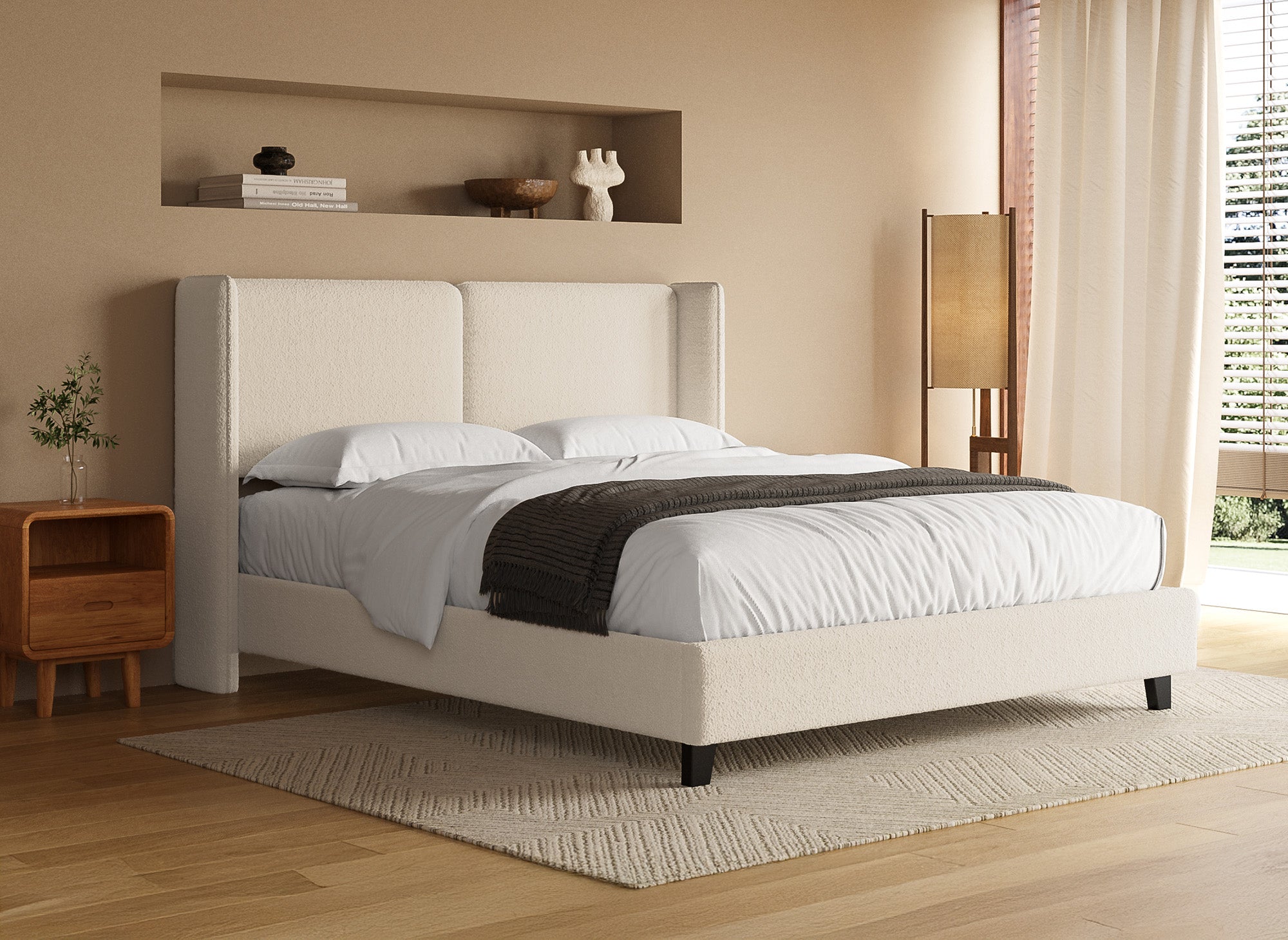 Cama doble KAYDEN de 160x200 cm, tapizada en tela efecto piel de oveja color beige.
