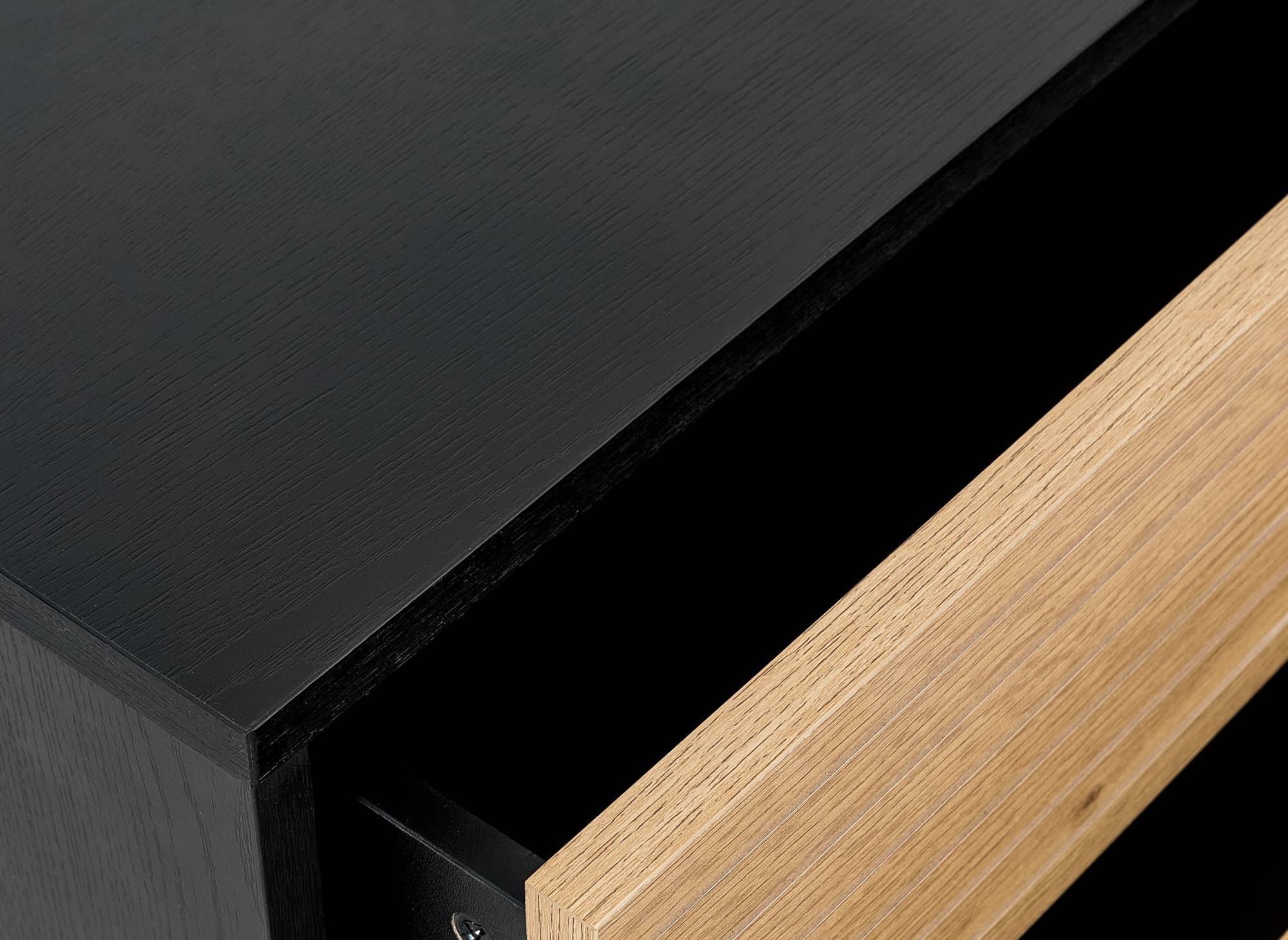 Cómoda baja DARYL de 4 cajones en madera y metal negro