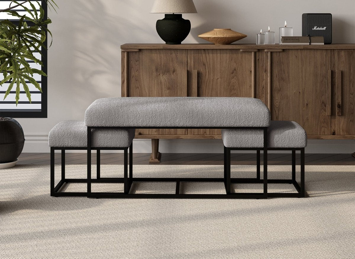 Banquette avec poufs en tissu bouclette gris et pieds en métal noir BECKIE - DécoInParis