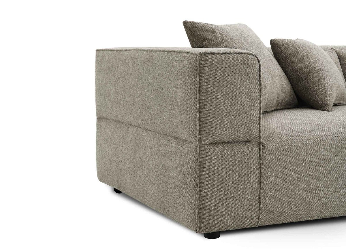 Canapé fixe 3 places en tissu taupe EVELYNE - DécoInParis