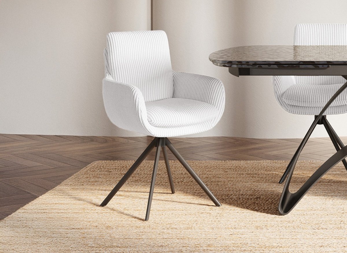 Chaise design avec accoudoirs en velours côtelé blanc écru LOLA - DécoInParis