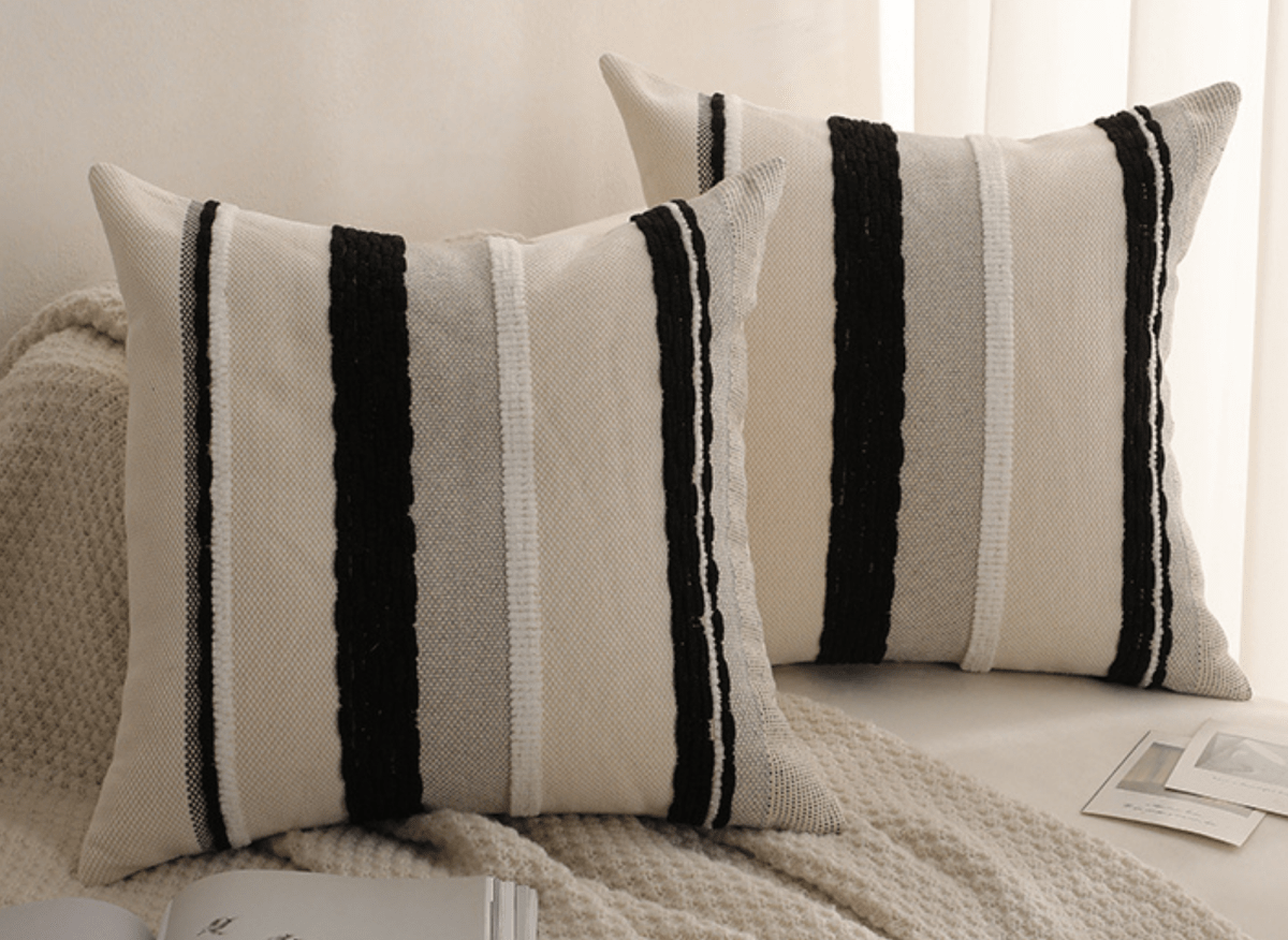 Coussin texturé noir et blanc écru 45x45 cm NEXUS - DécoInParis