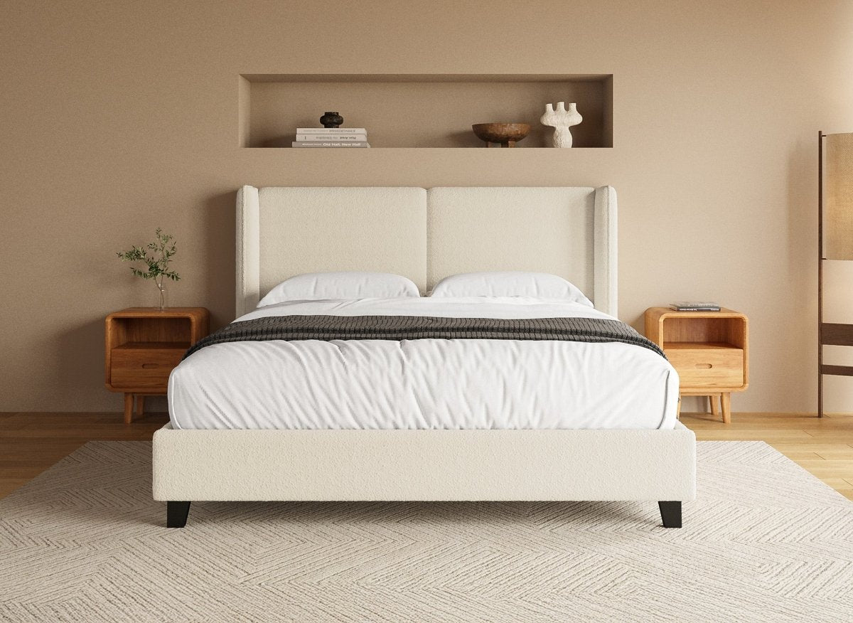 Lit double en tissu effet peau de mouton beige 160x200 cm KAYDEN - DécoInParis