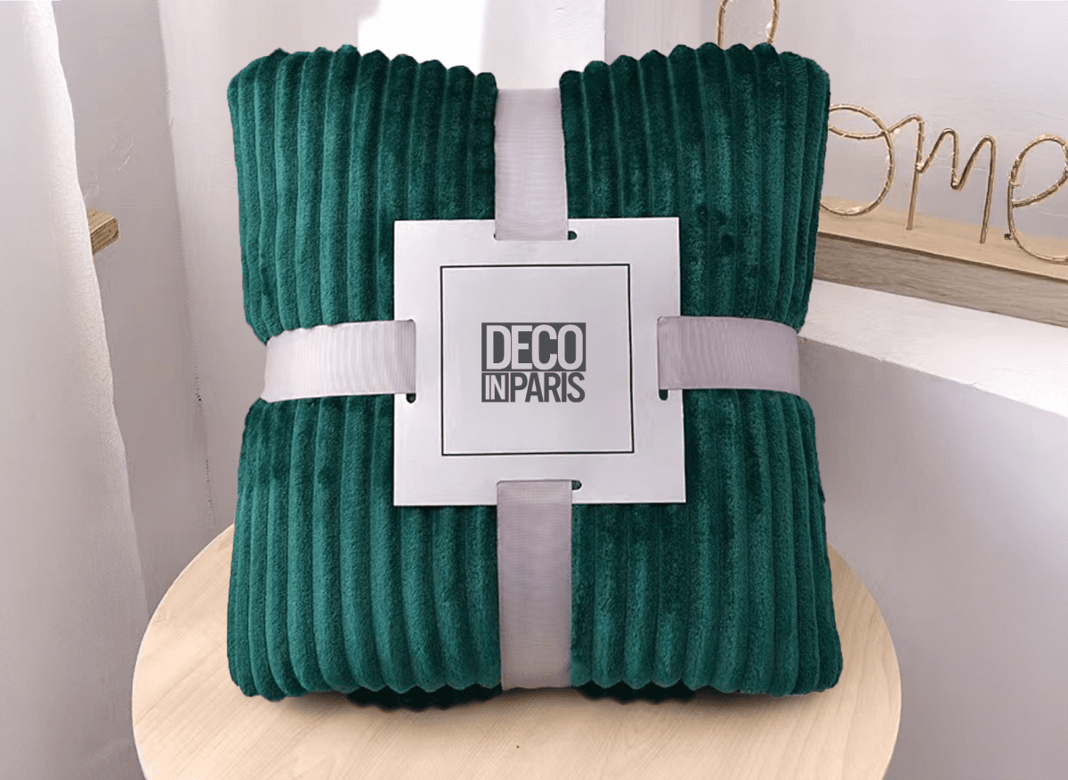 Plaid en velours côtelé vert sapin 150x200cm COCO - DécoInParis