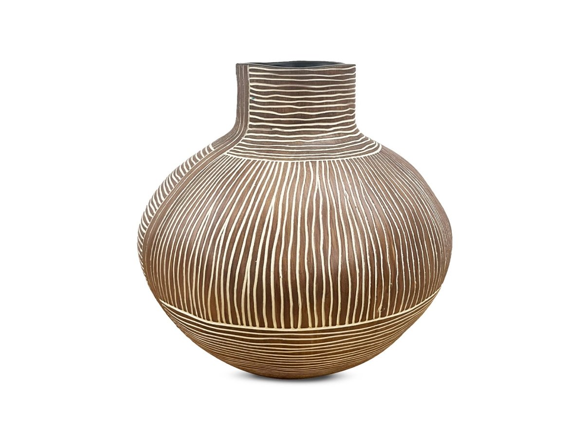 Vase ethnique en polyrésine bois et blanc H26 cm AKIRA - DécoInParis